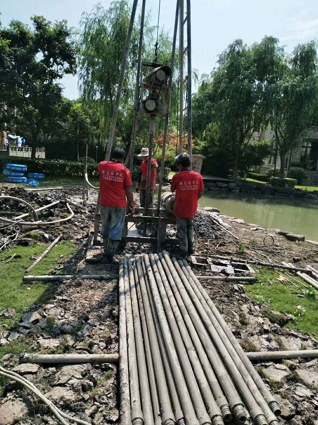 上海松江區(qū)天馬鄉(xiāng)村別墅打井現(xiàn)場